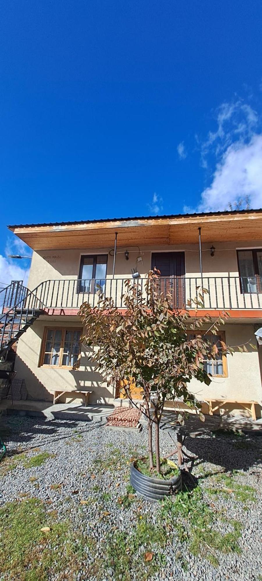 Guesthouse Robi Mestia Exterior photo